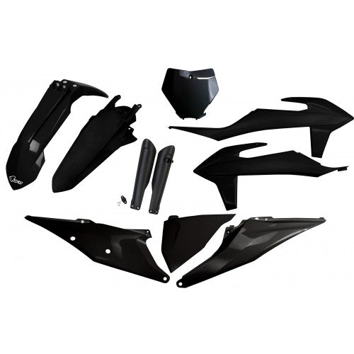 "UFO Plastikkit in Schwarz für KTM 19-22 – Hochwertiges Plastikkit in Schwarz, speziell entwickelt für die KTM Modelle der Jahre 2019 bis 2022. Dieses Plastikkit sorgt für eine exakte Passform, bietet ausgezeichneten Schutz und erhöht die Haltbarkeit deines Motorrads. Perfekt für Motocross- und Enduro-Fahrer, die das Aussehen und die Leistung ihrer KTM Bikes optimieren möchten."
