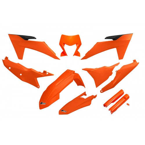 "UFO Plastikkit in Orange für KTM EXC/-F – Robustes Plastikkit, speziell entwickelt für die KTM EXC und KTM EXC-F Modelle. Das auffällige orangefarbene Design bietet eine exakte Passform und verbessert den Schutz sowie die Haltbarkeit deines Motorrads. Ideal für Motocross- und Enduro-Fahrer, die das Aussehen und die Leistung ihrer KTM EXC oder EXC-F Bikes aufwerten möchten."