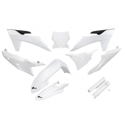 "UFO Plastikkit für KTM in Weiß – Hochwertiges Plastikkit in Weiß, speziell entwickelt für KTM Motorräder. Dieses Plastikkit bietet eine perfekte Passform, verbessert den Schutz und erhöht die Haltbarkeit deines Motorrads. Ideal für Motocross- und Enduro-Fahrer, die ihren KTM Bikes ein sauberes, professionelles Aussehen verleihen und gleichzeitig die Leistung und Widerstandsfähigkeit steigern möchten."